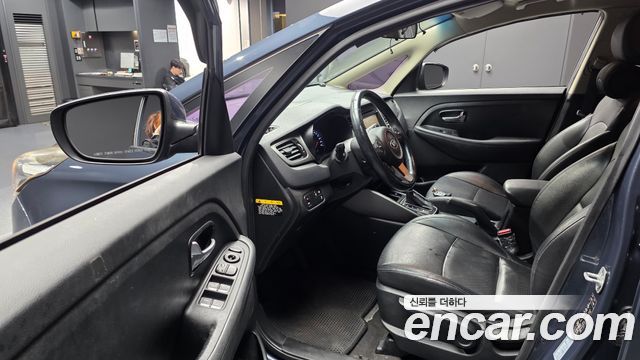 Kia Carens 2015 — photo 13