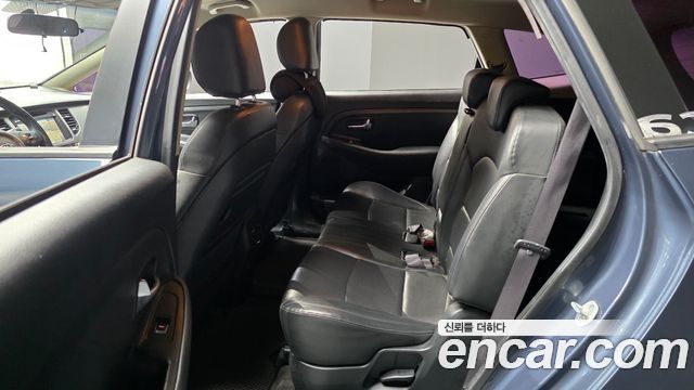 Kia Carens 2015 — photo 18