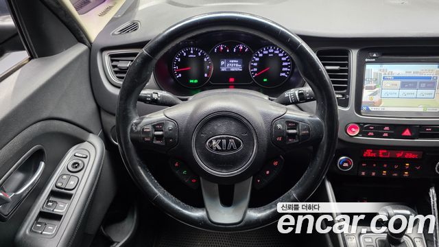 Kia Carens 2015 — photo 19