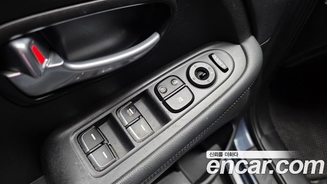 Kia Carens 2015 — photo 24