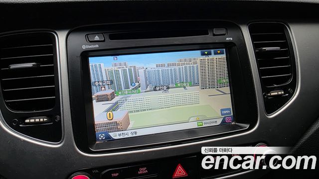 Kia Carens 2015 — photo 29