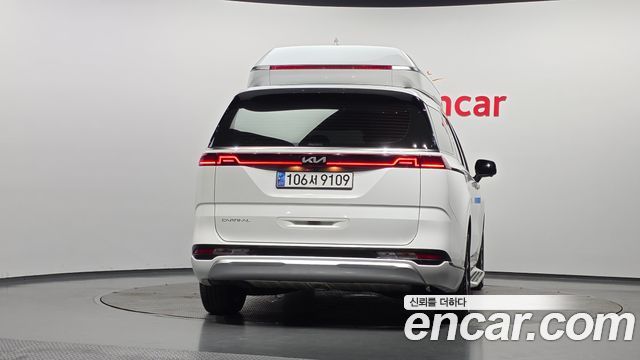 Kia Canival 2023 — photo 4