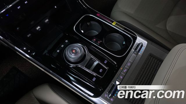 Kia Canival 2023 — photo 12