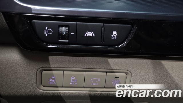 Kia Canival 2023 — photo 24
