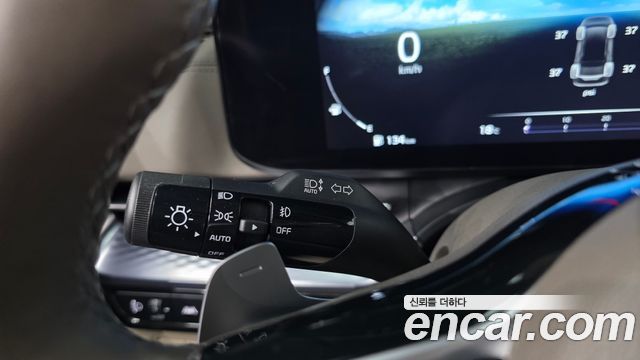 Kia Canival 2023 — photo 25
