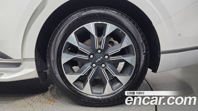 Kia Canival 2023 — photo 7