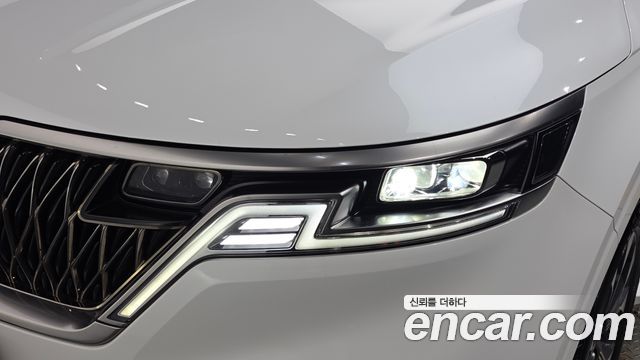 Kia Canival 2023 — photo 8