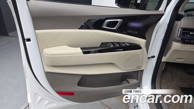 Kia Canival 2023 — photo 15