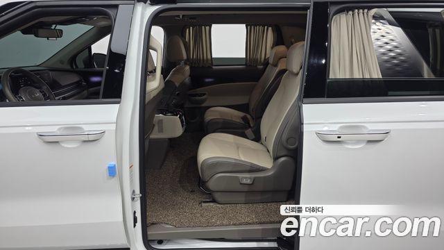 Kia Canival 2023 — photo 16