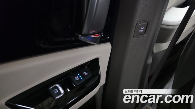 Kia Canival 2023 — photo 28