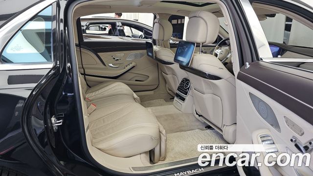 Mercedes-Benz S-Class 2020 — photo 12