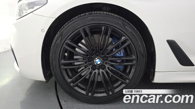 BMW 5-Series 2018 — photo 5