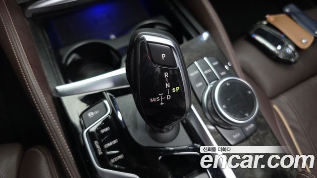 BMW 5-Series 2018 — photo 12