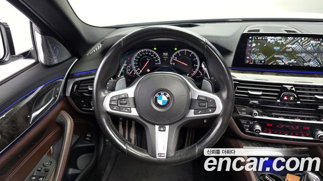 BMW 5-Series 2018 — photo 19