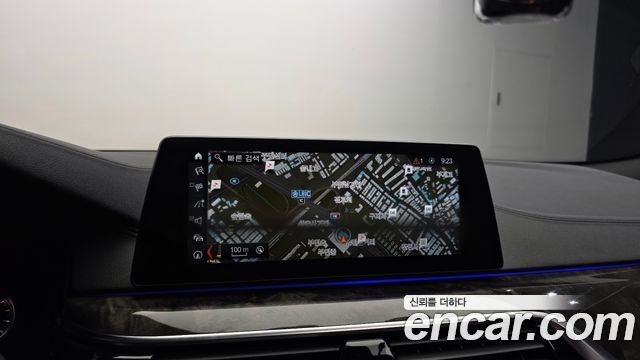 BMW 5-Series 2018 — photo 20