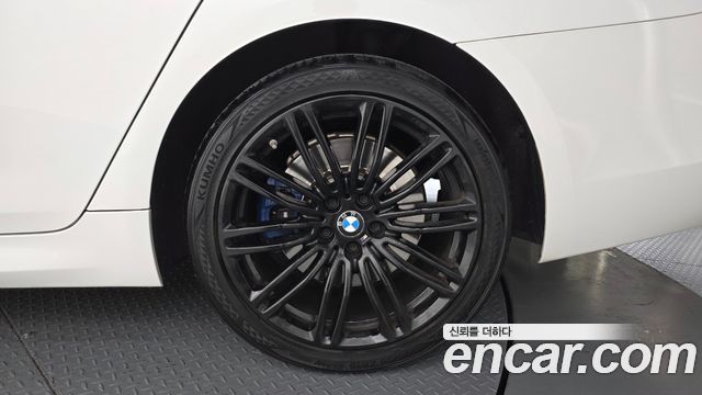 BMW 5-Series 2018 — photo 7