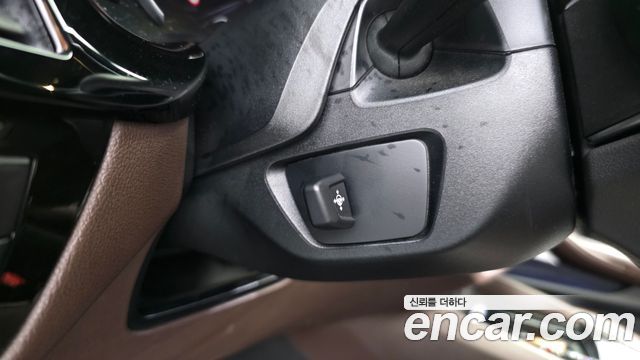 BMW 5-Series 2018 — photo 34