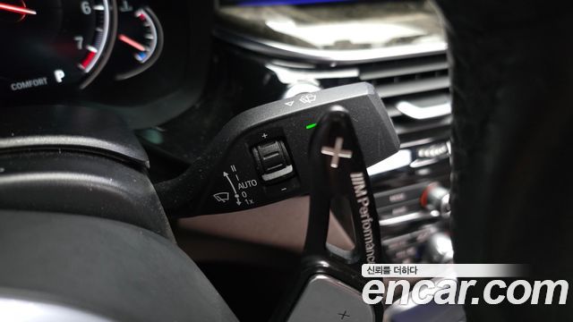 BMW 5-Series 2018 — photo 35