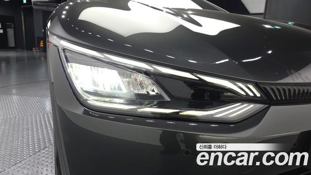 Kia EV6 2023 — photo 8