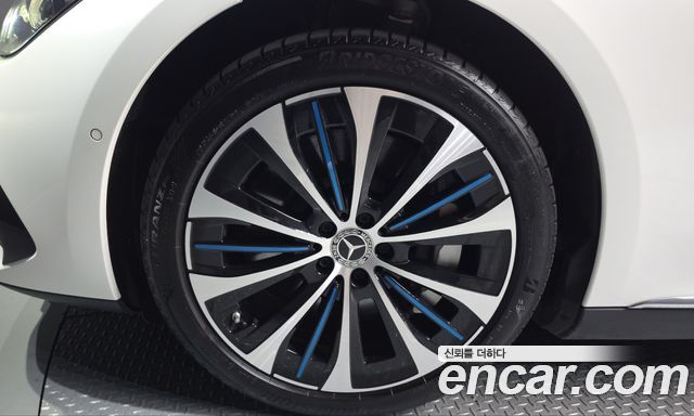 Mercedes-Benz EQE 2023 — photo 5
