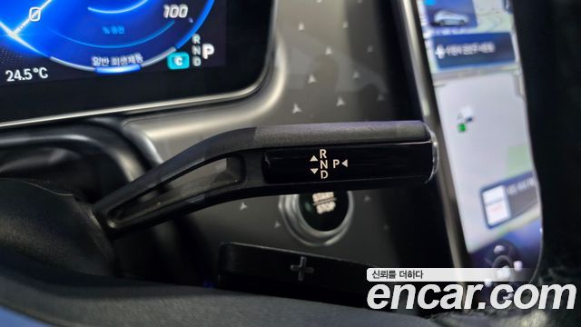 Mercedes-Benz EQE 2023 — photo 12
