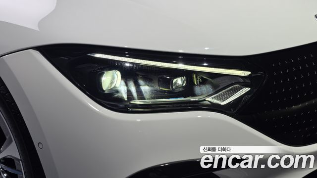 Mercedes-Benz EQE 2023 — photo 8