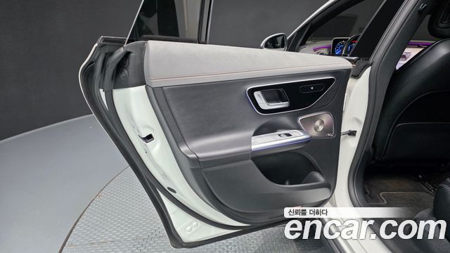 Mercedes-Benz EQE 2023 — photo 15