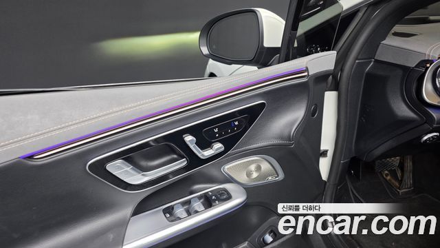 Mercedes-Benz EQE 2023 — photo 28