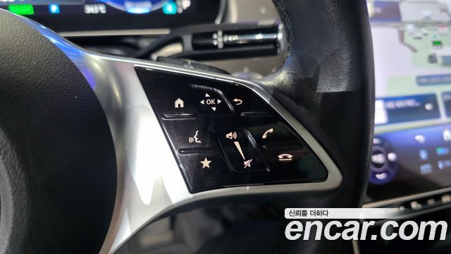 Mercedes-Benz EQE 2023 — photo 31