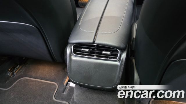 Mercedes-Benz EQE 2023 — photo 33