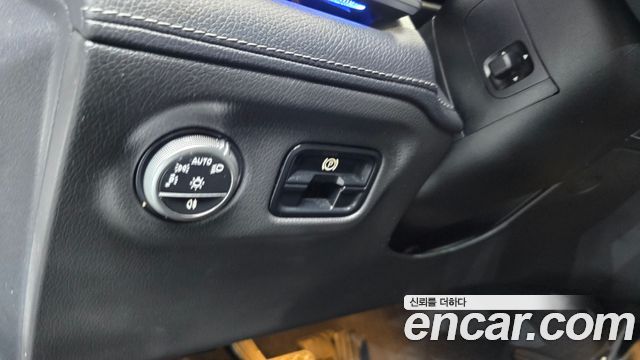 Mercedes-Benz EQE 2023 — photo 36