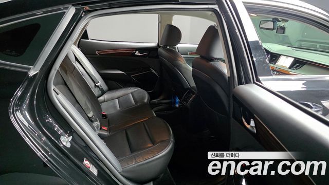 Kia K7 2016 — photo 17