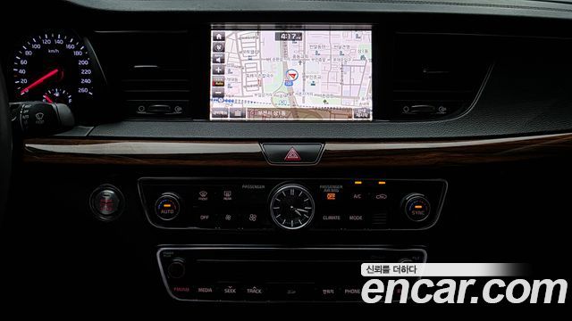 Kia K7 2016 — photo 21