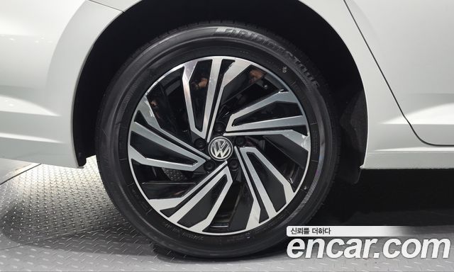 Volkswagen Jetta 2020 — photo 5