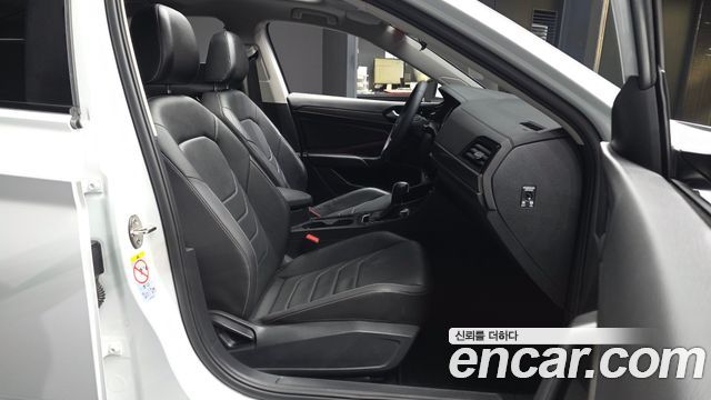 Volkswagen Jetta 2020 — photo 17