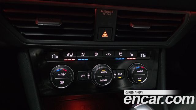 Volkswagen Jetta 2020 — photo 24