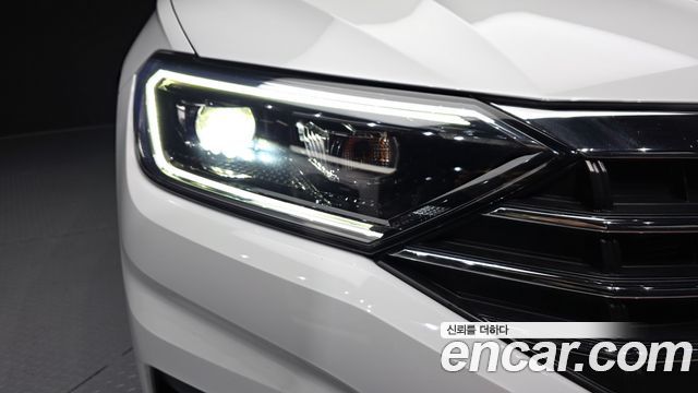 Volkswagen Jetta 2020 — photo 8