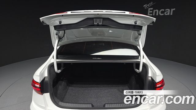 Volkswagen Jetta 2020 — photo 32
