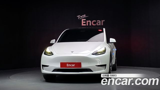 Tesla Model Y 2023 — photo 3