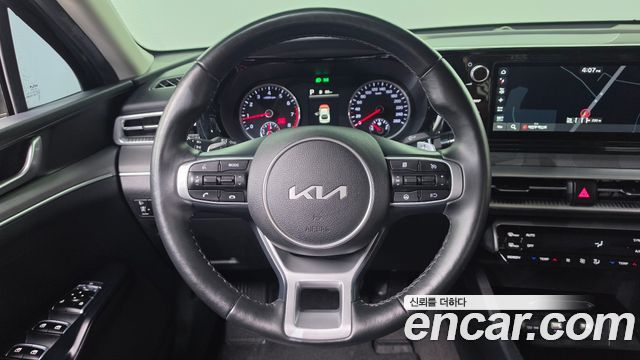 Kia K5 2022 — photo 19