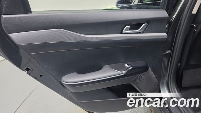 Kia K5 2022 — photo 15