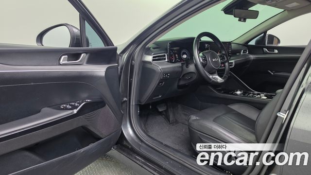 Kia K5 2022 — photo 16