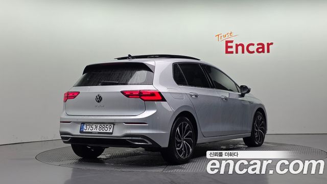 Volkswagen Golf 2024 — photo 2