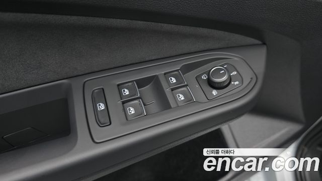 Volkswagen Golf 2024 — photo 17