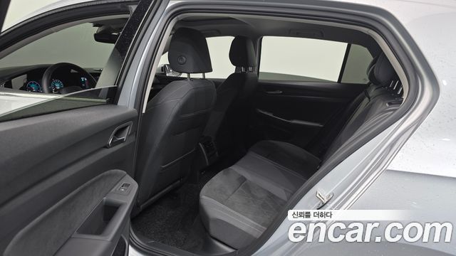 Volkswagen Golf 2024 — photo 22