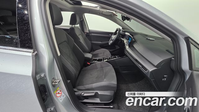 Volkswagen Golf 2024 — photo 16
