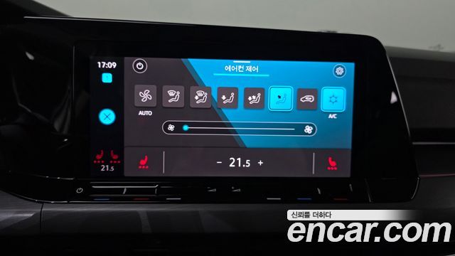 Volkswagen Golf 2024 — photo 31