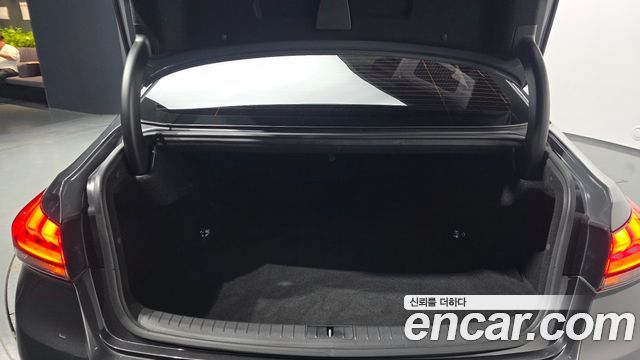 Genesis G80 2018 — photo 23