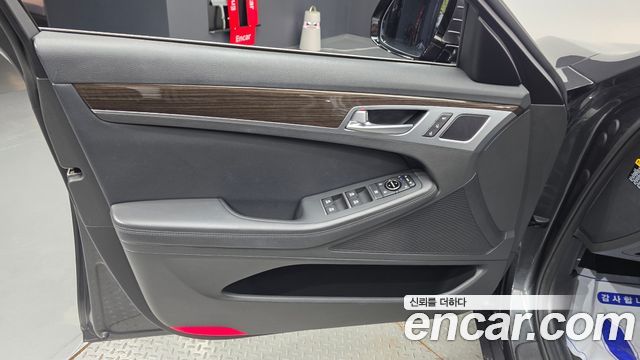 Genesis G80 2018 — photo 14