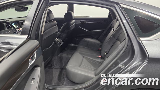 Genesis G80 2018 — photo 16